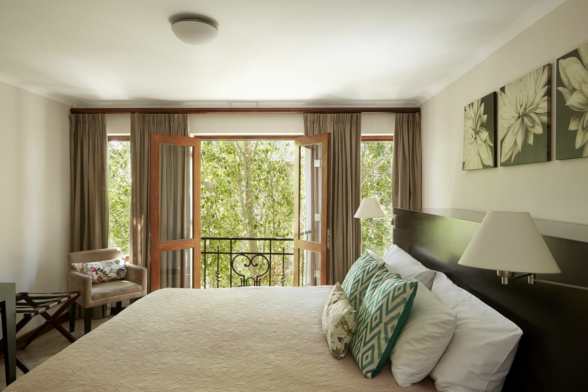Bayflowers Guest House Cape Town Exterior photo